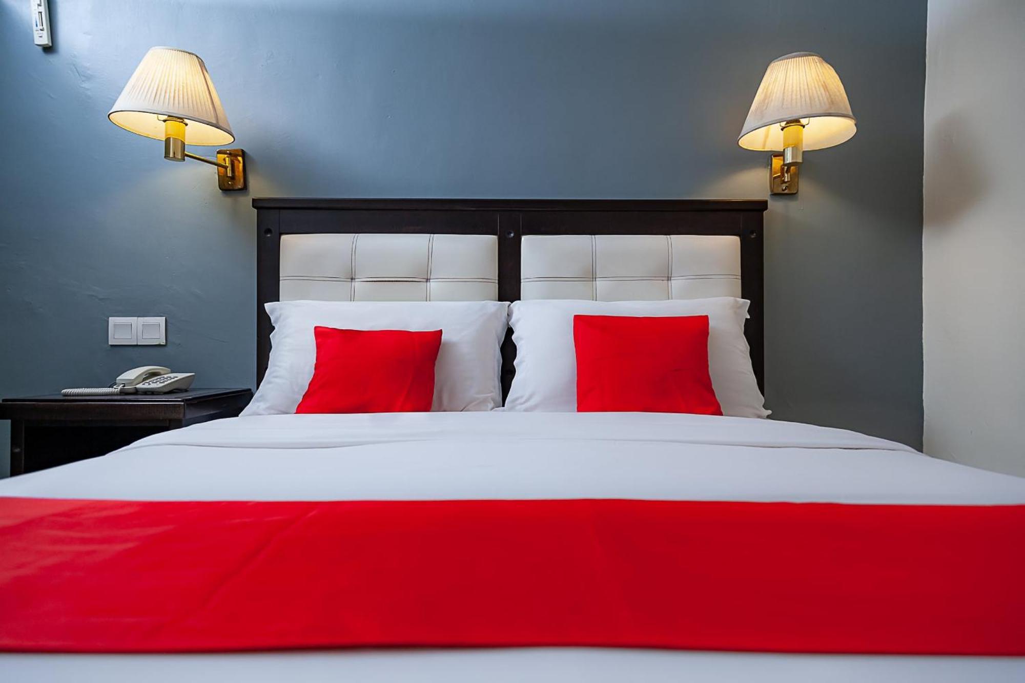 Super Oyo 90055 Mansion Inn سيبو المظهر الخارجي الصورة
