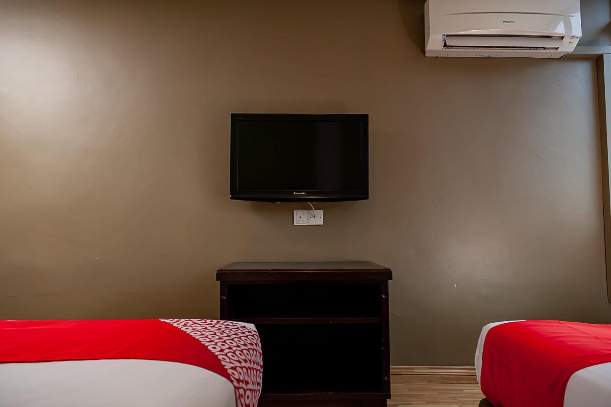 Super Oyo 90055 Mansion Inn سيبو المظهر الخارجي الصورة