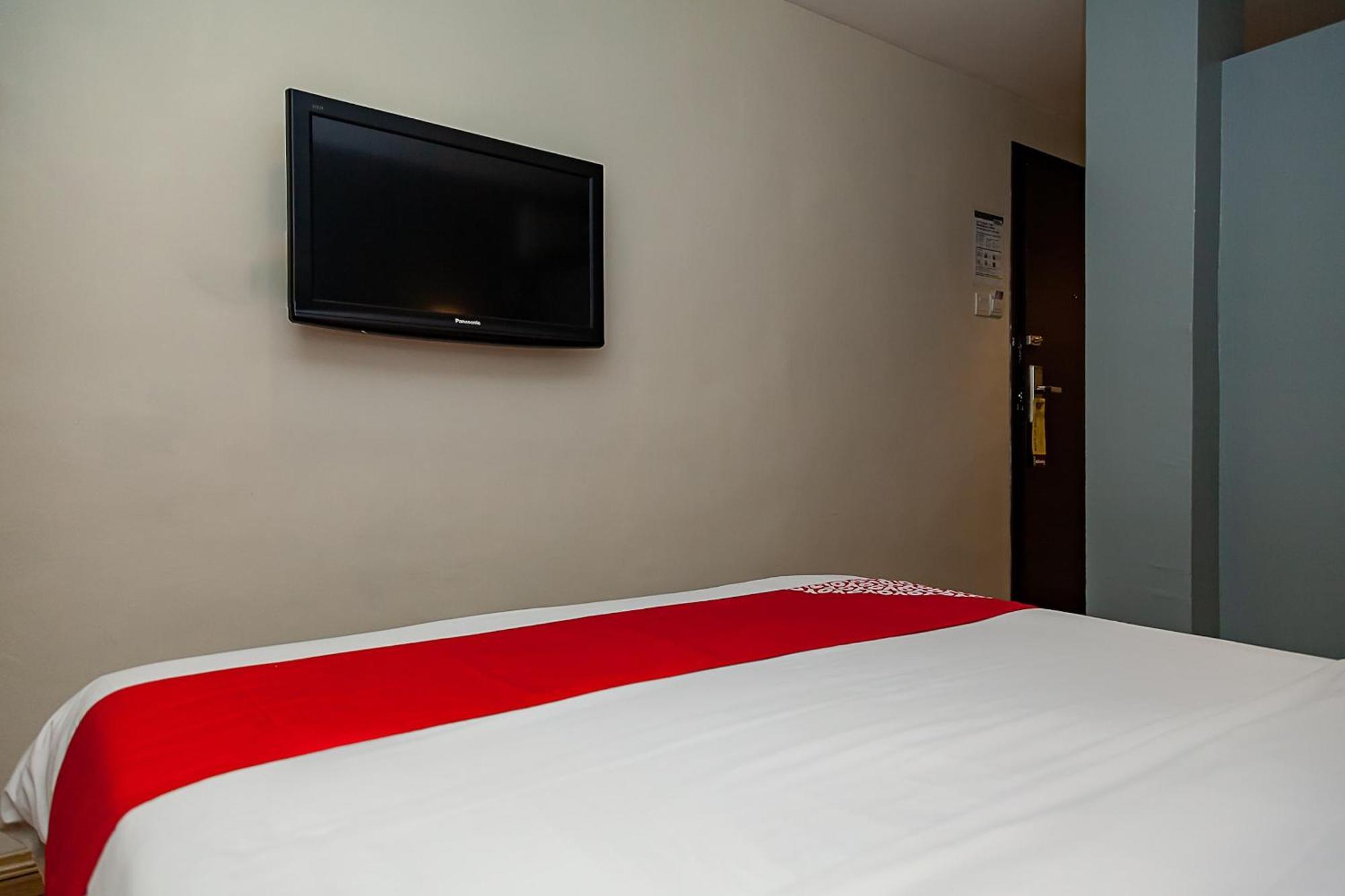 Super Oyo 90055 Mansion Inn سيبو المظهر الخارجي الصورة